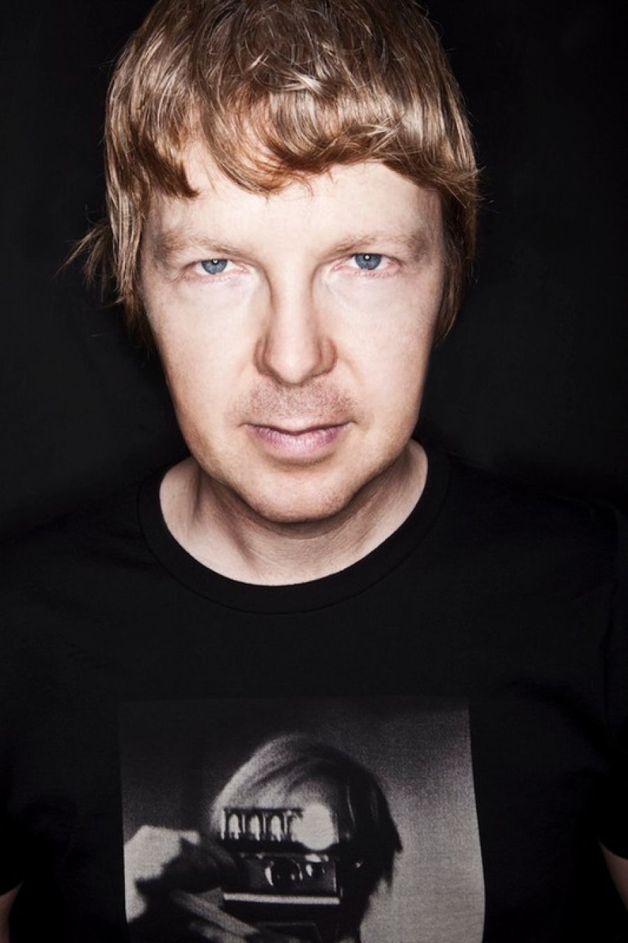 John Digweed prihaja v Ambasado Gavioli